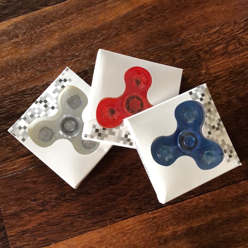 Light up hand spinners